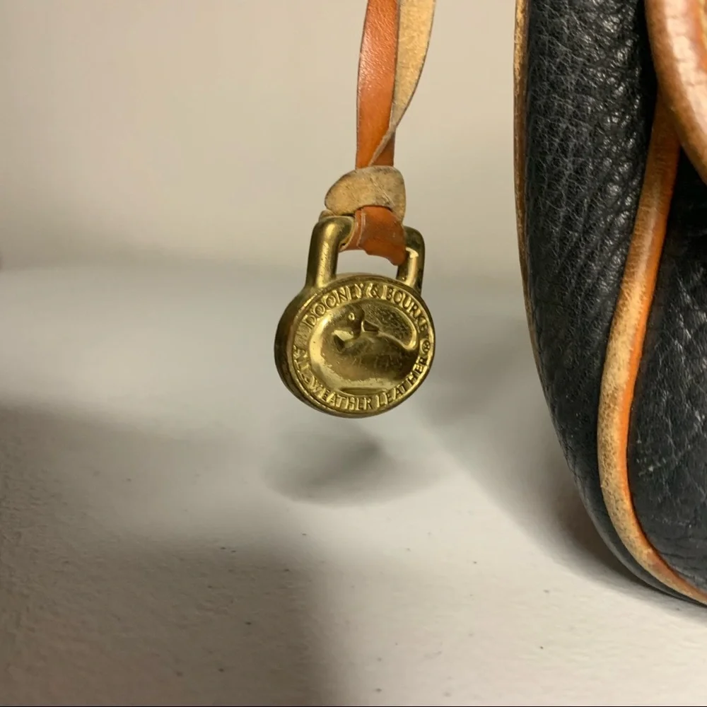 Dooney & Bourke Vintage All weather Leather Bag - Picture 8 of 15